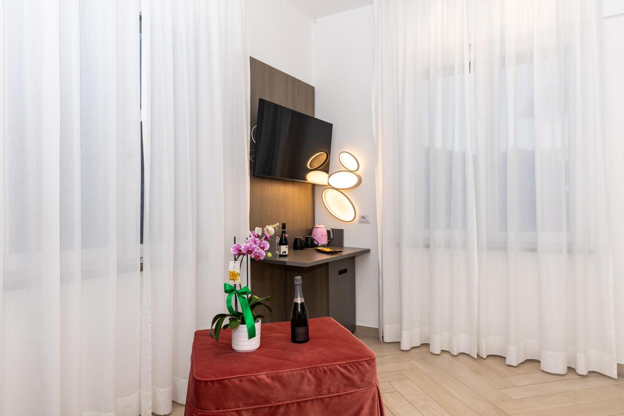 Patriziella 4 Rooms Sorrento Ngoại thất bức ảnh